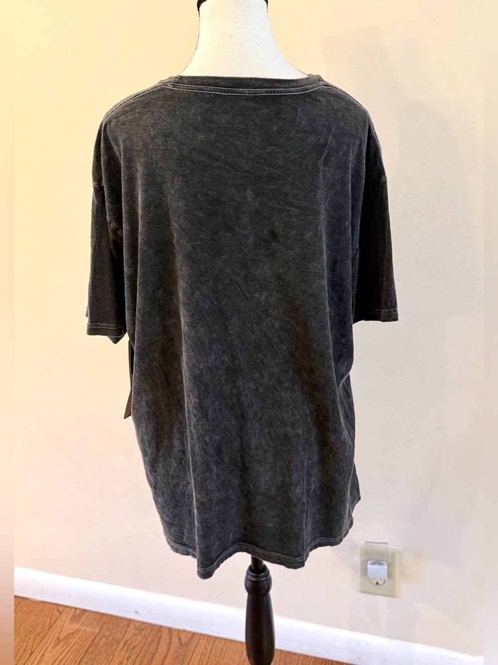 Disney Mickey Mouse Graphic Tee — Black - Size Large - Picture 4 of 6